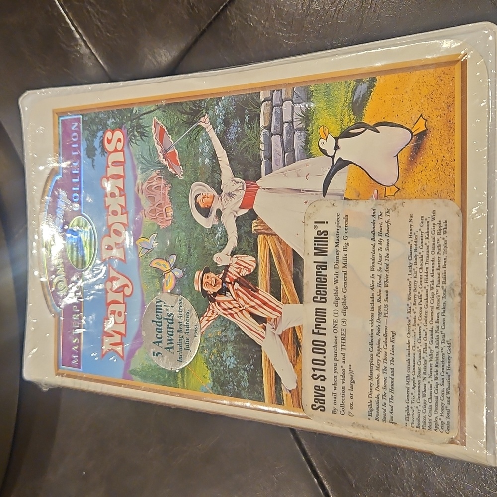 Disney Mary Poppins VHS - Colorful Cover